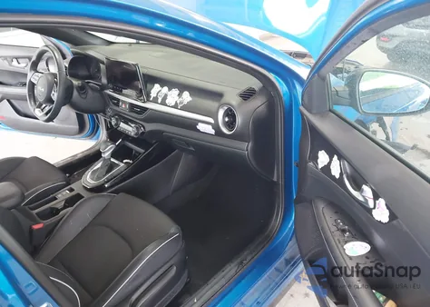 2023 Kia Forte Gt-Line z USA, uszkodzony, nr VIN 3KPF54AD5PE652425